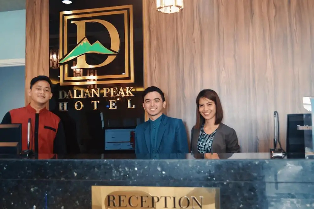 Dalian Peak Hotel