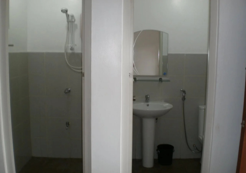 The Palines Apartment Hotel - Muntinlupa Near Evia