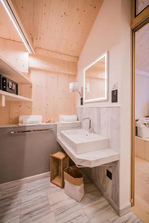 Superior Chalet KOASA-HOF, 240 Meter, 5 Zimmer, 18 Pers