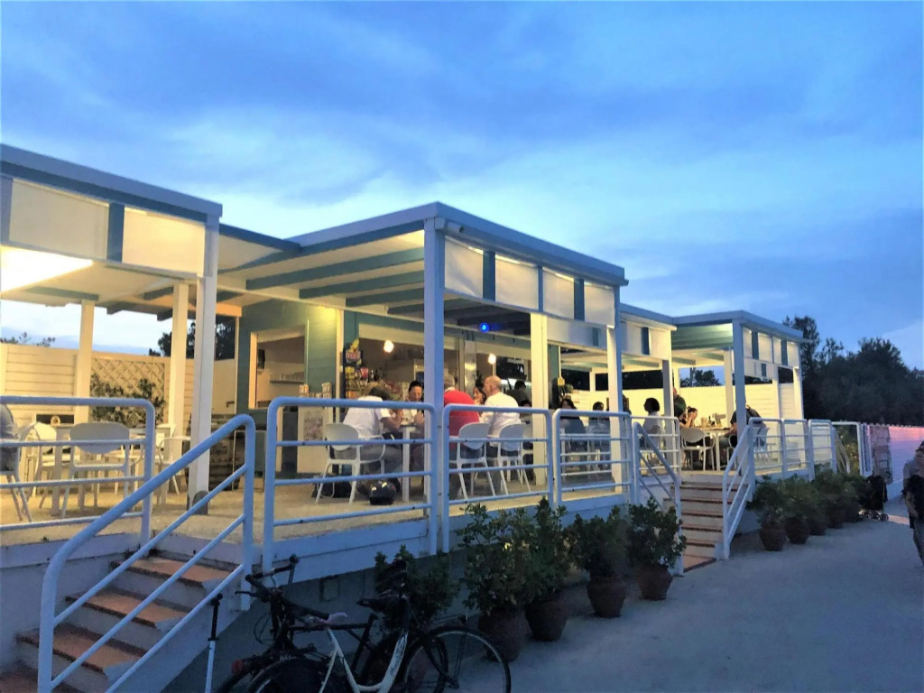 Charming holiday home in Lido di Pomposa with shared pool