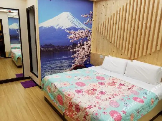 Rainbow City Inn