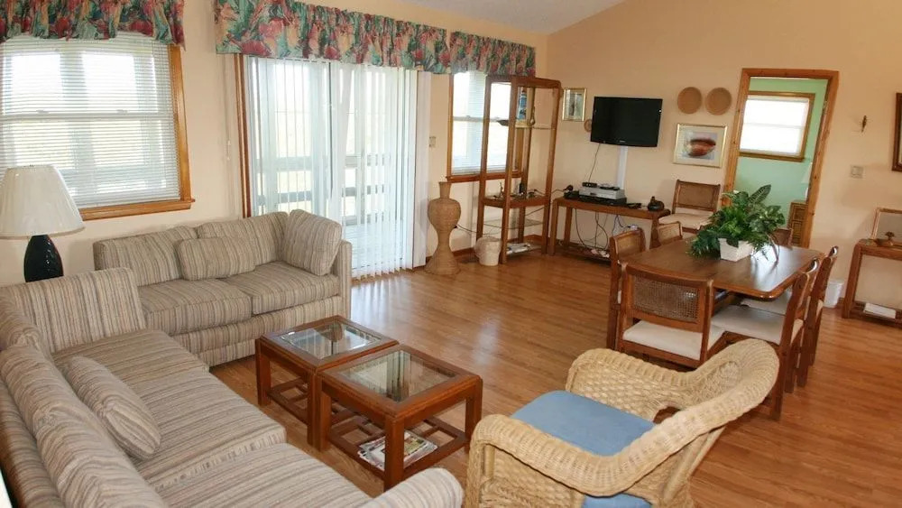 Flying Cloud III - 4 Br Home