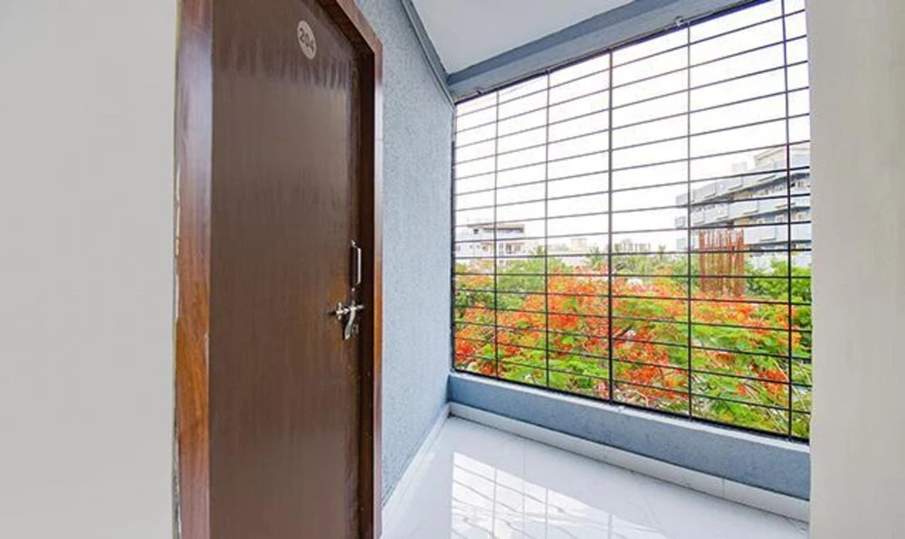 FabHotel Silver 9