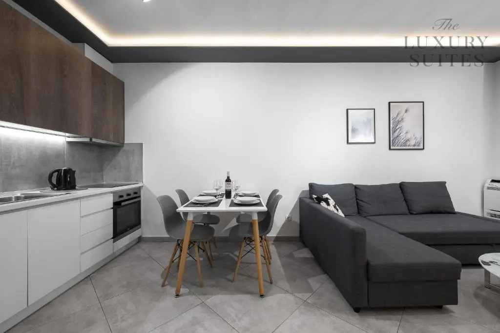 Adelle Apartments The Luxury Suites