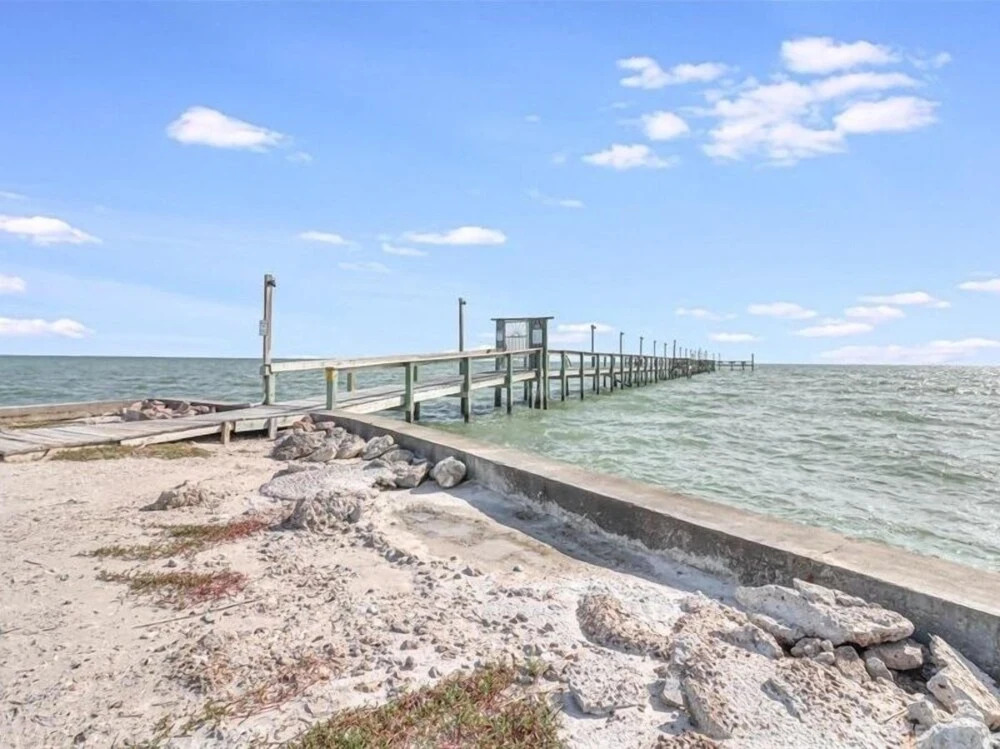 Sunset Breeze 3 Bedroom Condo by RedAwning
