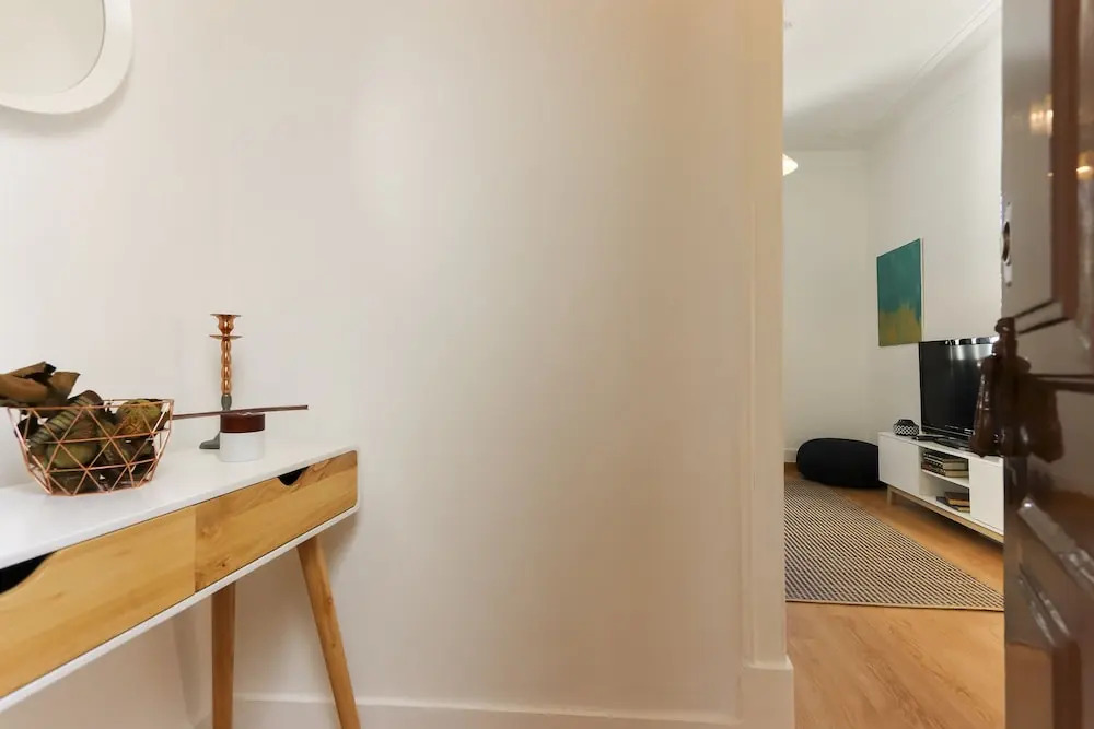 Charming Avenida by Homing