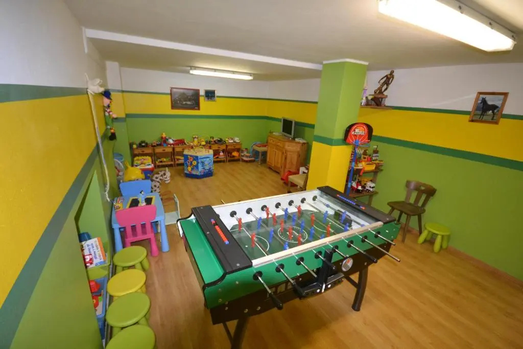 Paradise Lodge