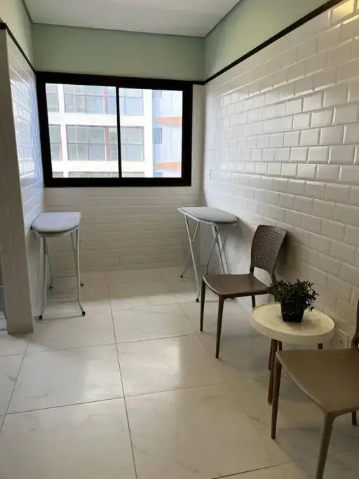 Academia/Garagem/ Piscina : a 300 m do Farol