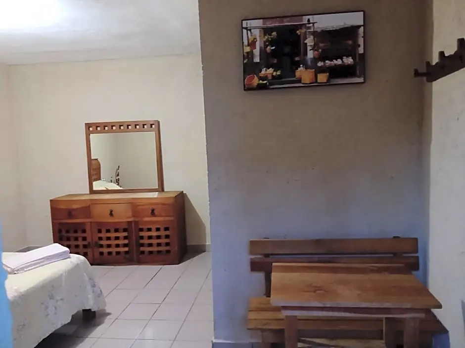 Hospedaje La Hoja