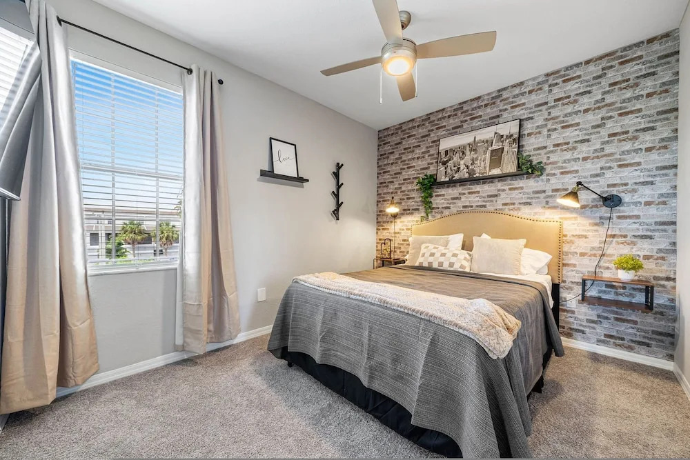 Spacious 3BR 2BA w Pool Gym Near Airport 4