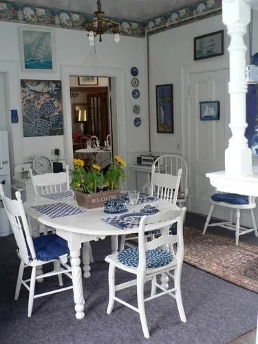 Auberge Nathalie Ora Guesthouse