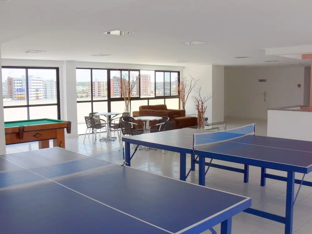 NA BEIRA MAR DE PAJUCARA - EDIFICIO NEO 2 - APARTAMENTO COM 02 QUARTOS - TEM VARANDA- VISTA LATERAL DO MAR - AVENIDA DOUTOR ANTONIO GOUVEIA 1081- CONSUMO ELETRICO É PAGO No CKECK-OUT 1KWH É 1,35 REIAS