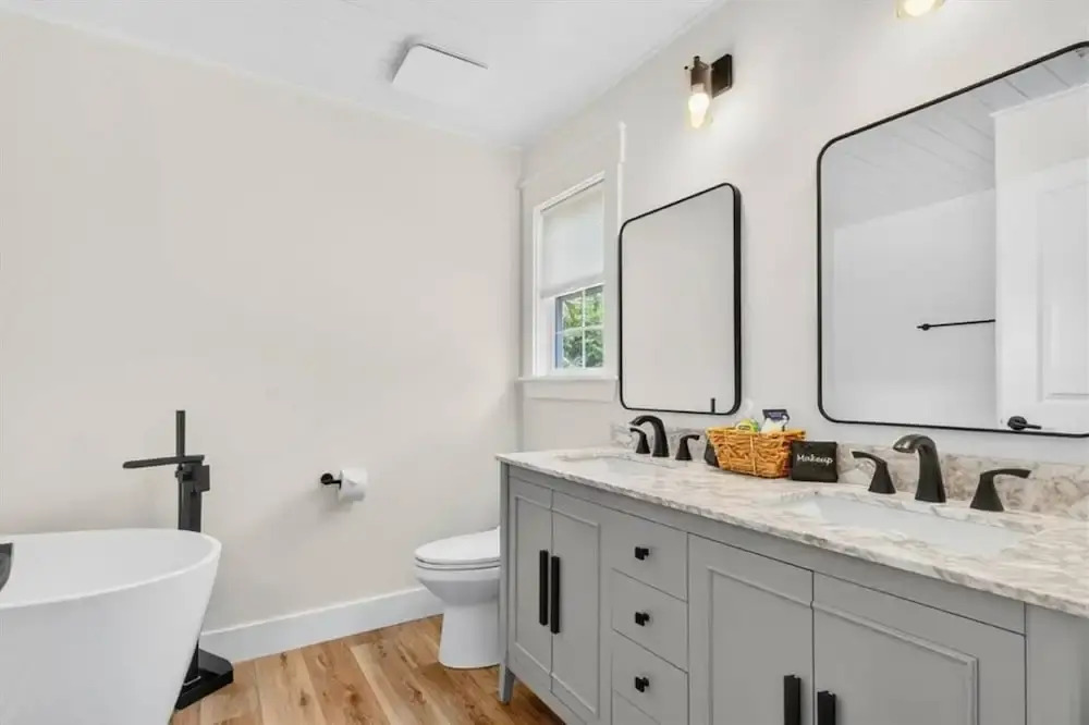 New Listing Lux Beach House Dog Friendly
