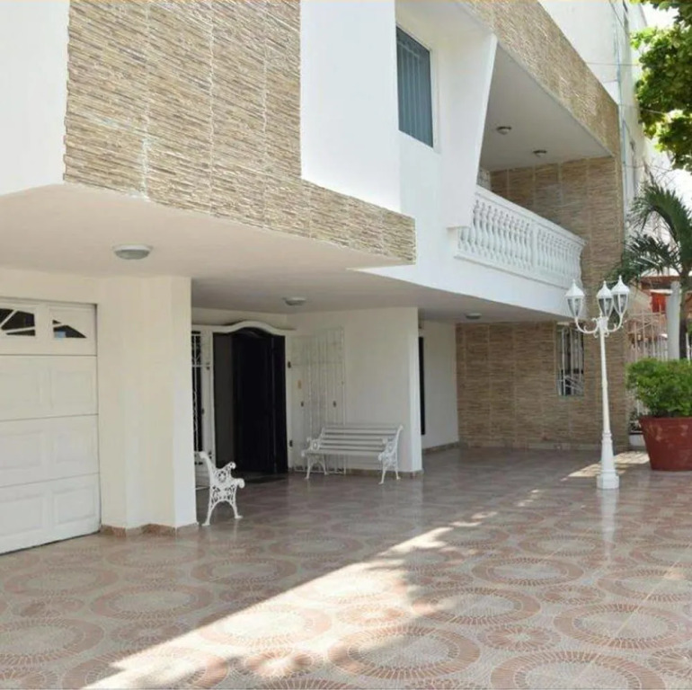 Hotel Peira House