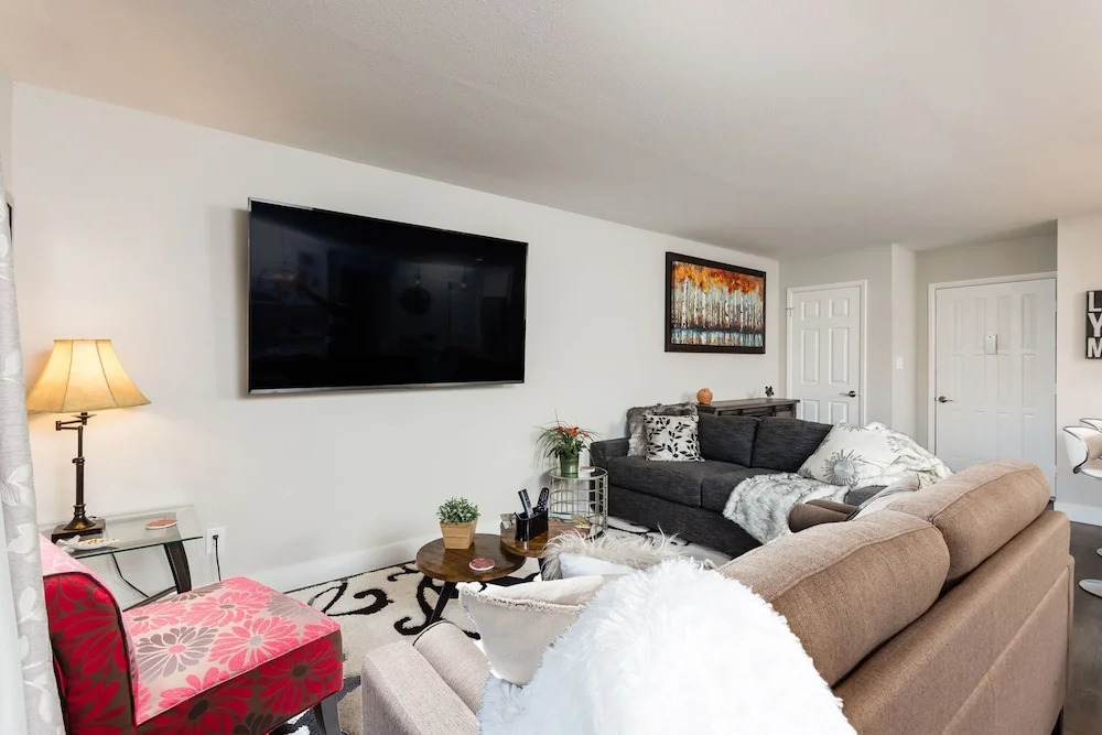 Via De Royal 2 BR by Casago