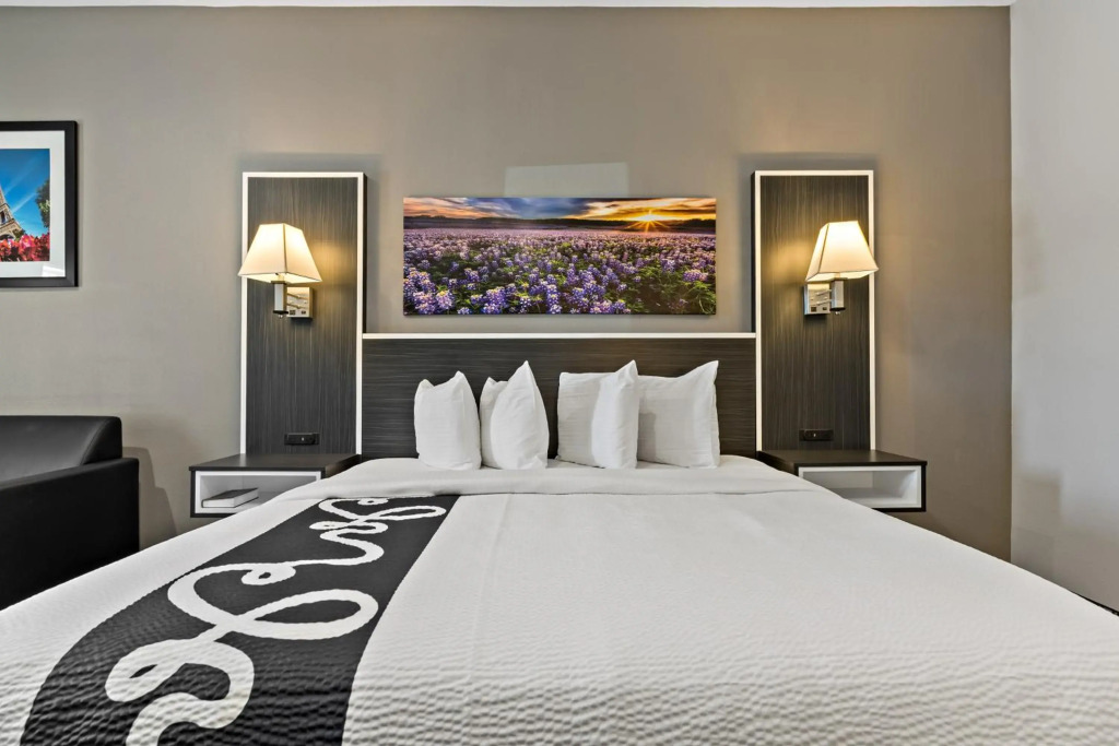 Paris Inn & Suites