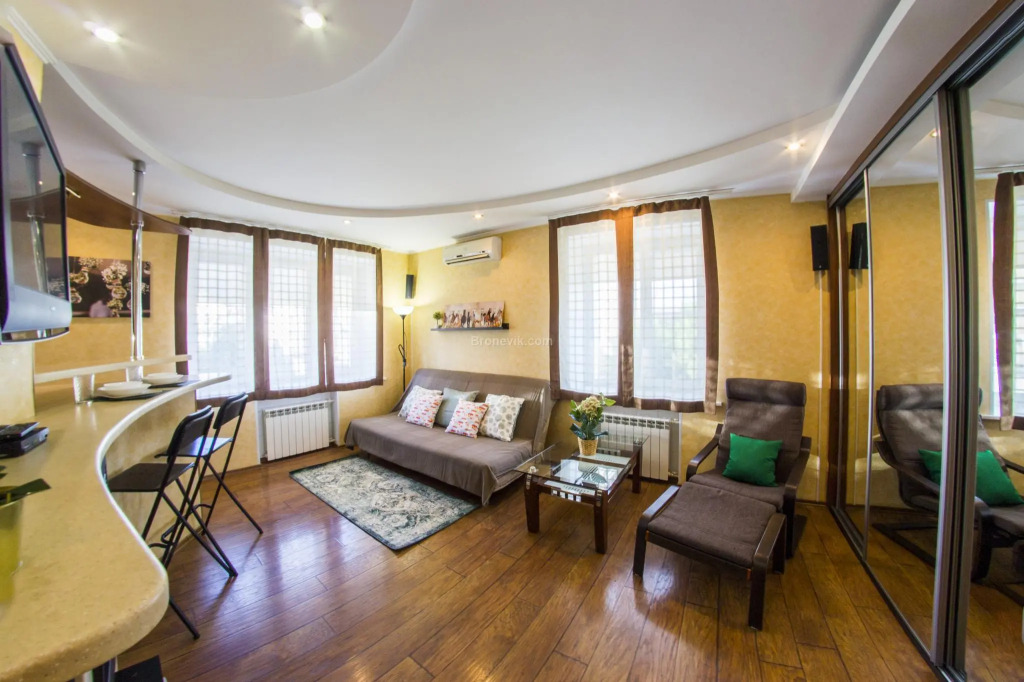 RENT-servis Apartamenty v istoricheskom tsentre Omska na Lermontova