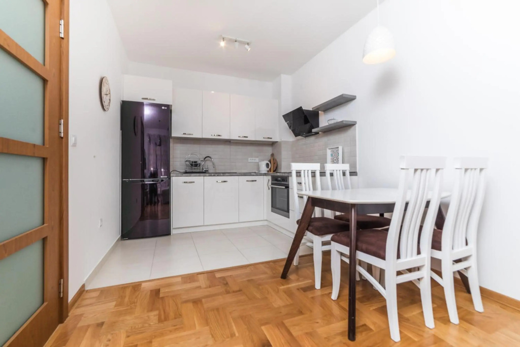 Spacious Modern New 48 m2 flat + free parking