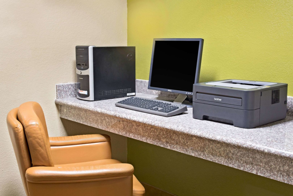 Red Lion Inn & Suites IAH Airport East
