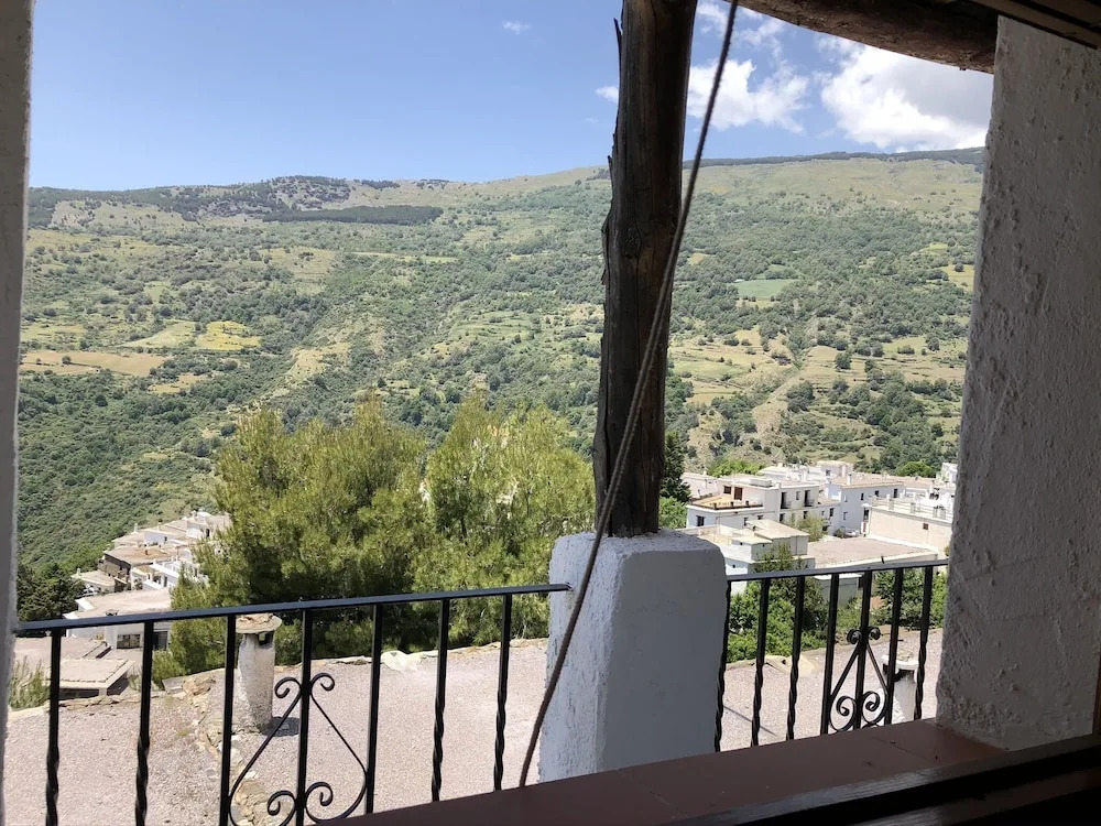 Apartamentos Rurales Poqueira