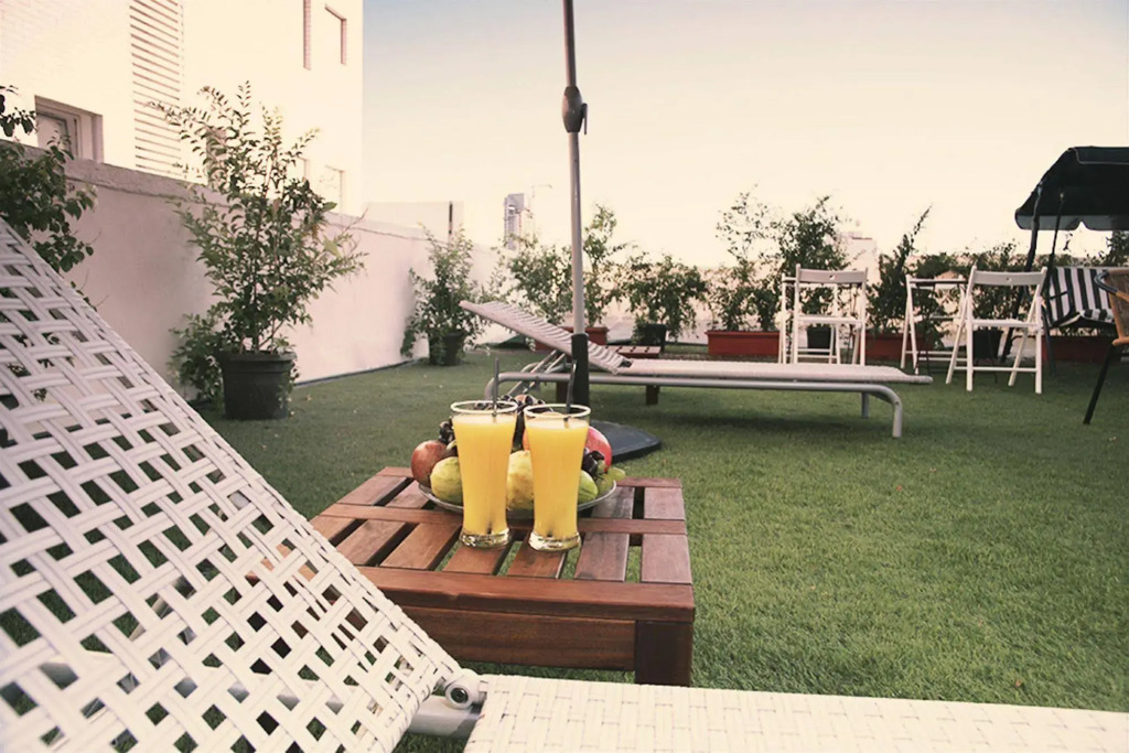 Lenis Hotel