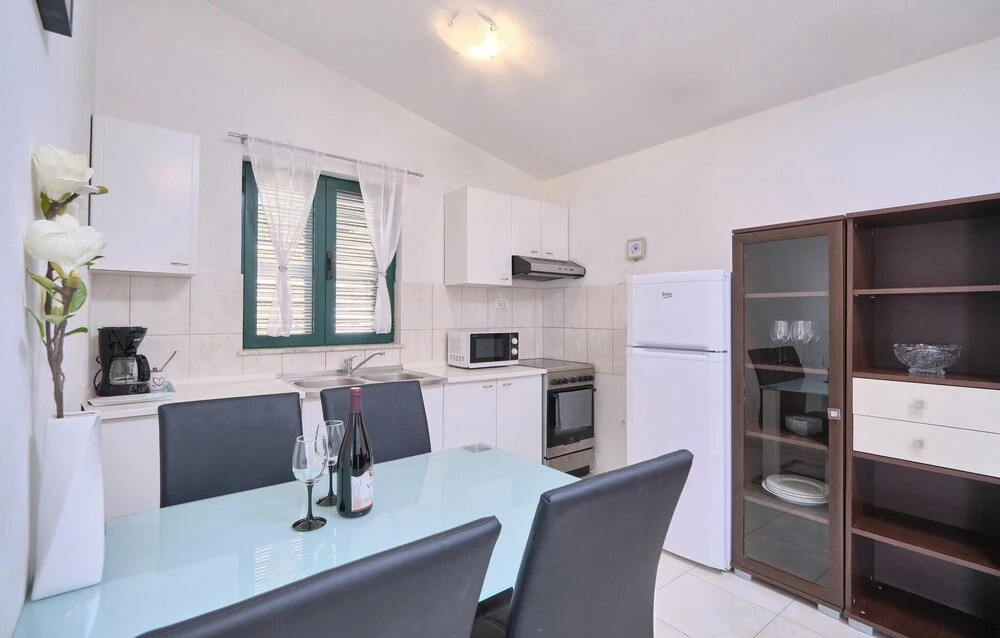 Nice Home in Podstrana With Outdoor Swimming Pool, Wifi and 2 Bedrooms