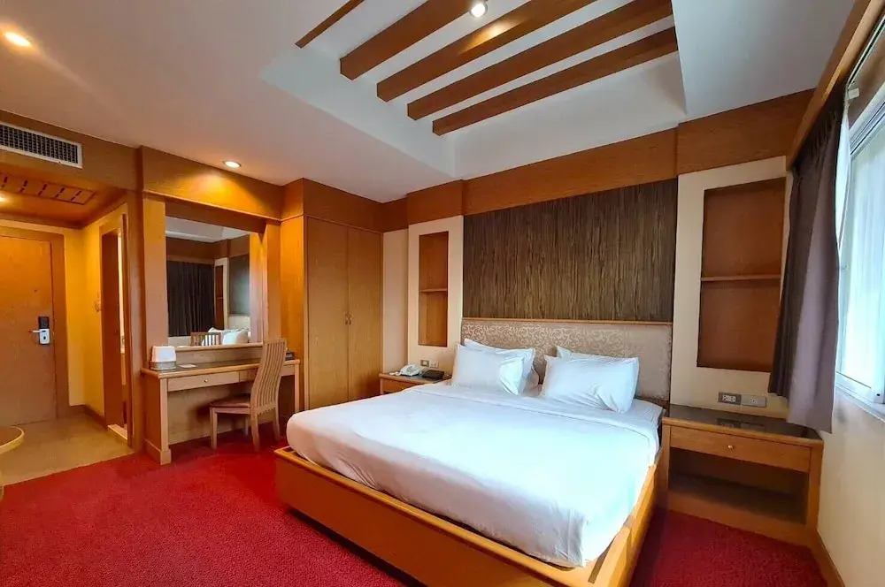 The Rich Hotel Rama 5