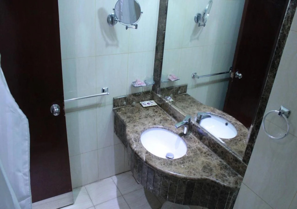 Al Olyan Golden Hotel