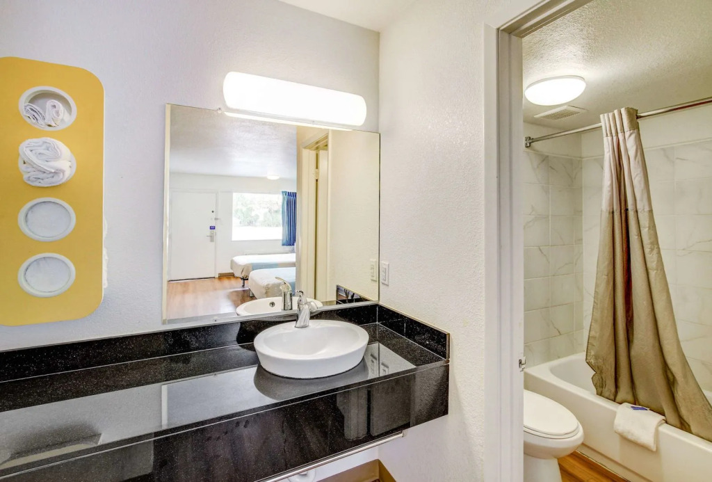 Motel 6 Waco - Lacy Lakeview