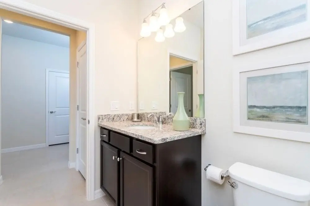 4 Bedroom/3.5 Bath Townhome Windsor Island-4501wi 4 Townhouse by Redawning, Davenport