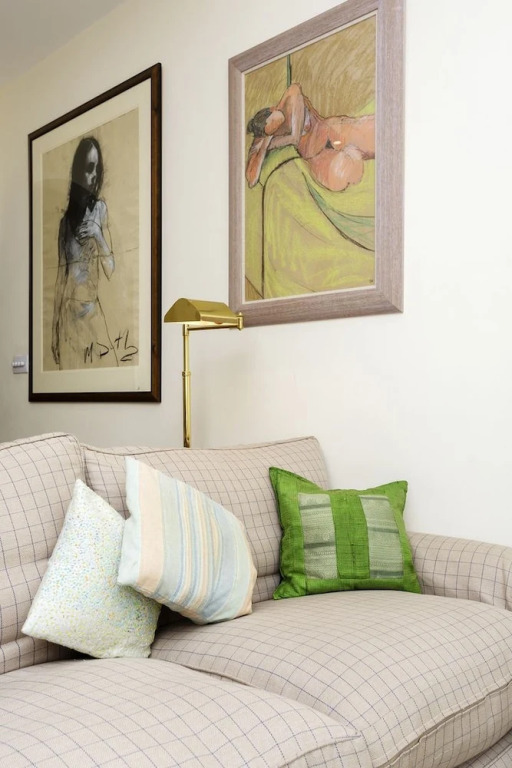 Veeve - Walham Grove Gallery