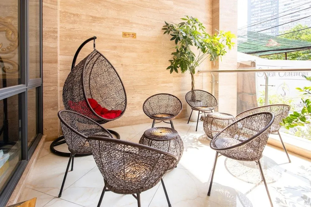 OYO 348 Suji Hotel