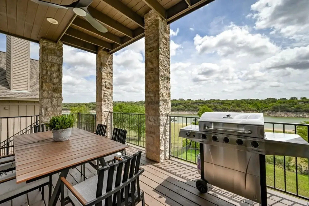Luxury Lakefront Home-private Dock - Dipping Pool!