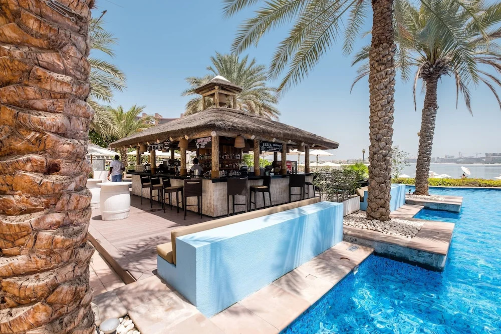 Maison Privee - Beach Access Apt w/ Burj & Sea Views on The Palm