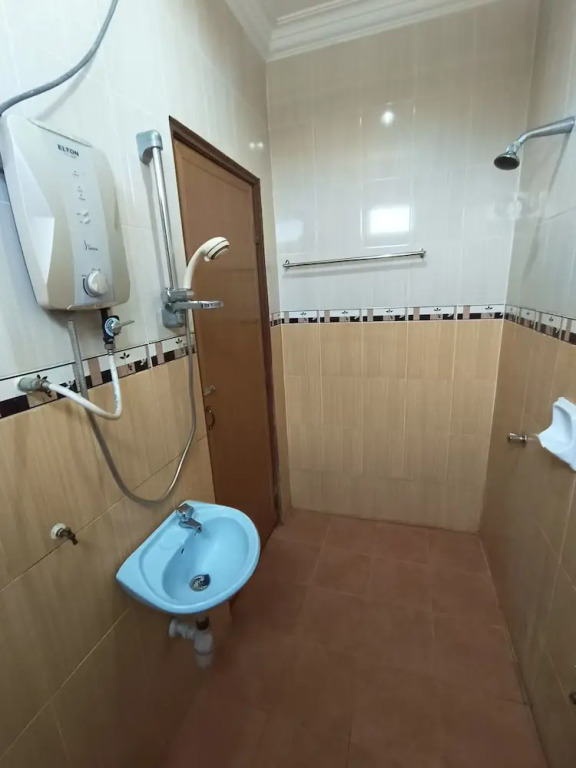 OYO 90868 Oba Hotel
