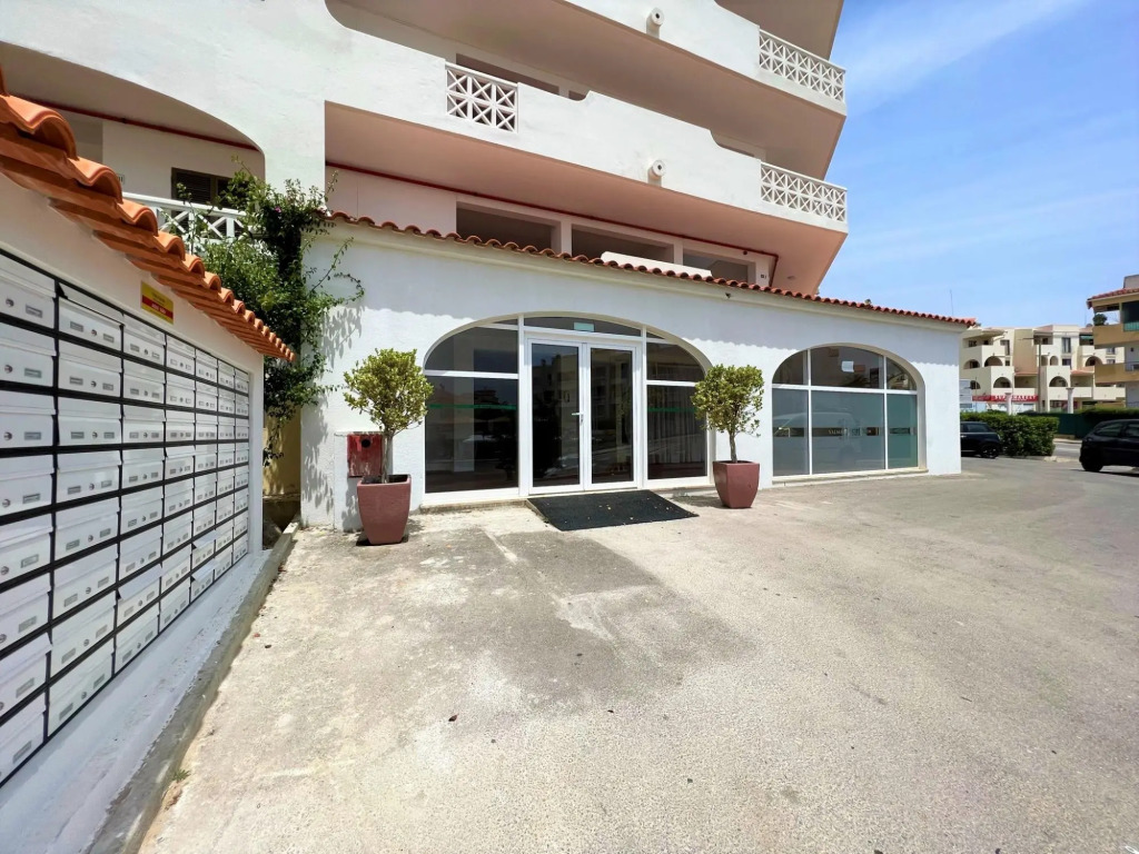 ALBUFEIRA TWINS 1 WITH POOL by HOMING