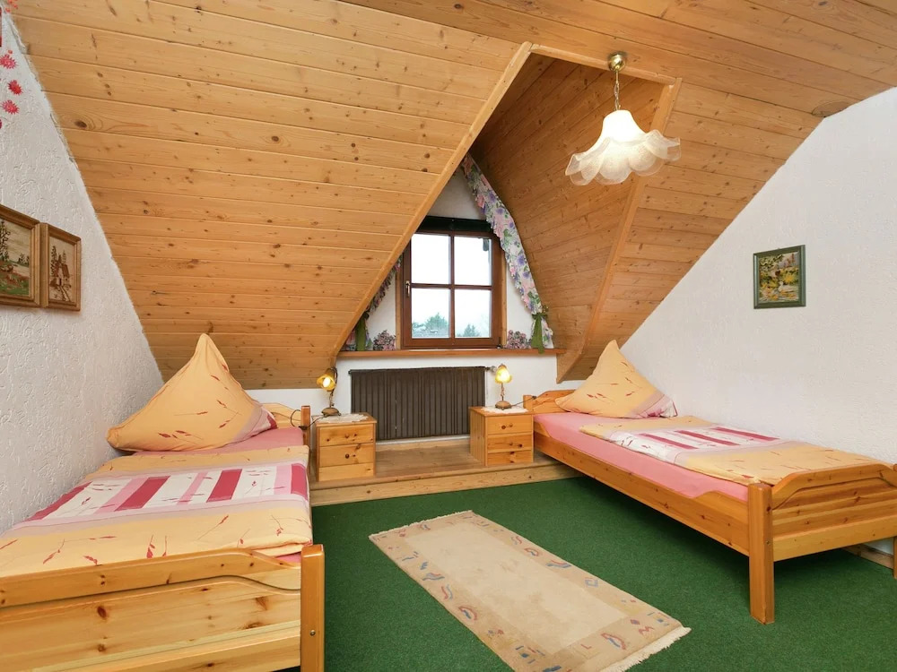 Warm Apartment In Bombogen With Private Parking