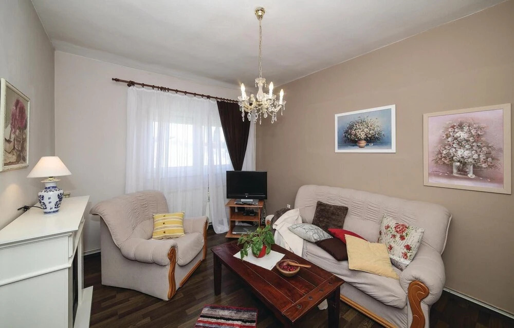 Amazing Home in Brodarica With Wifi and 3 Bedrooms