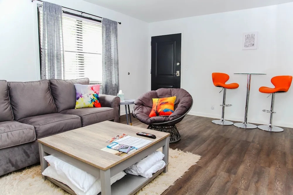 Lavish 1 Bd Apartment in Music City Near DT