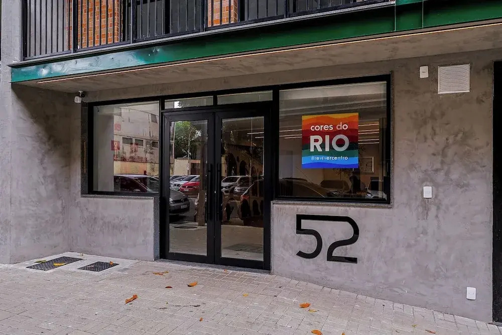 Studio Completo c Wi-fi e Varanda no Centro