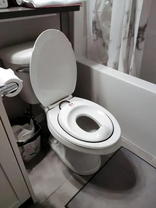 Brand New Entire guest suite by lake near YYC