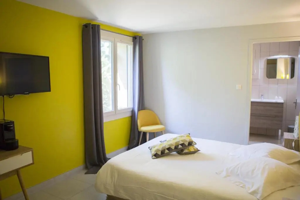 Le Mas Des Aigras - Hôtel & Restaurant de Charme en Provence