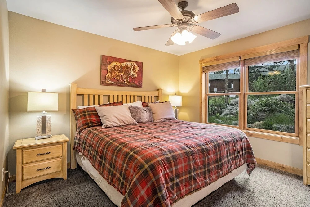 Solitude Eagle #5 - Estes Park 2 Bedroom Condo by RedAwning