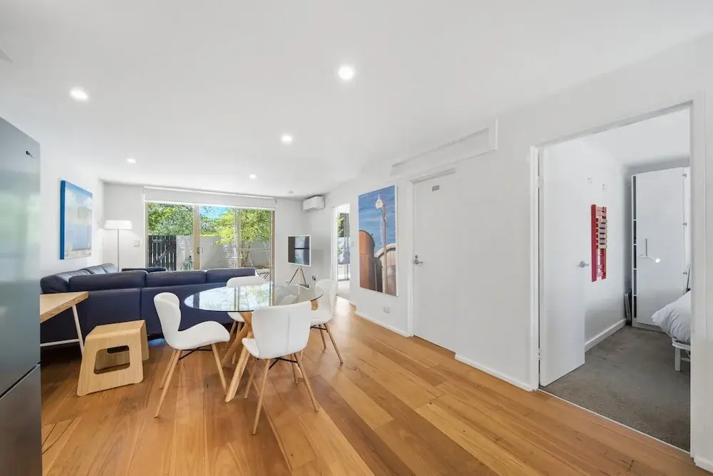 Spacious Bright Apartment With Courtyard and BBQ