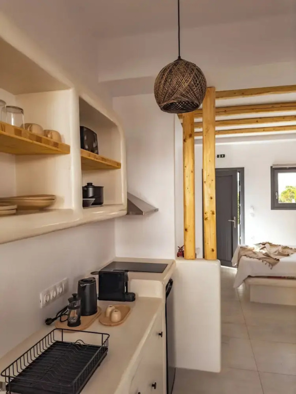 Alonia Suites