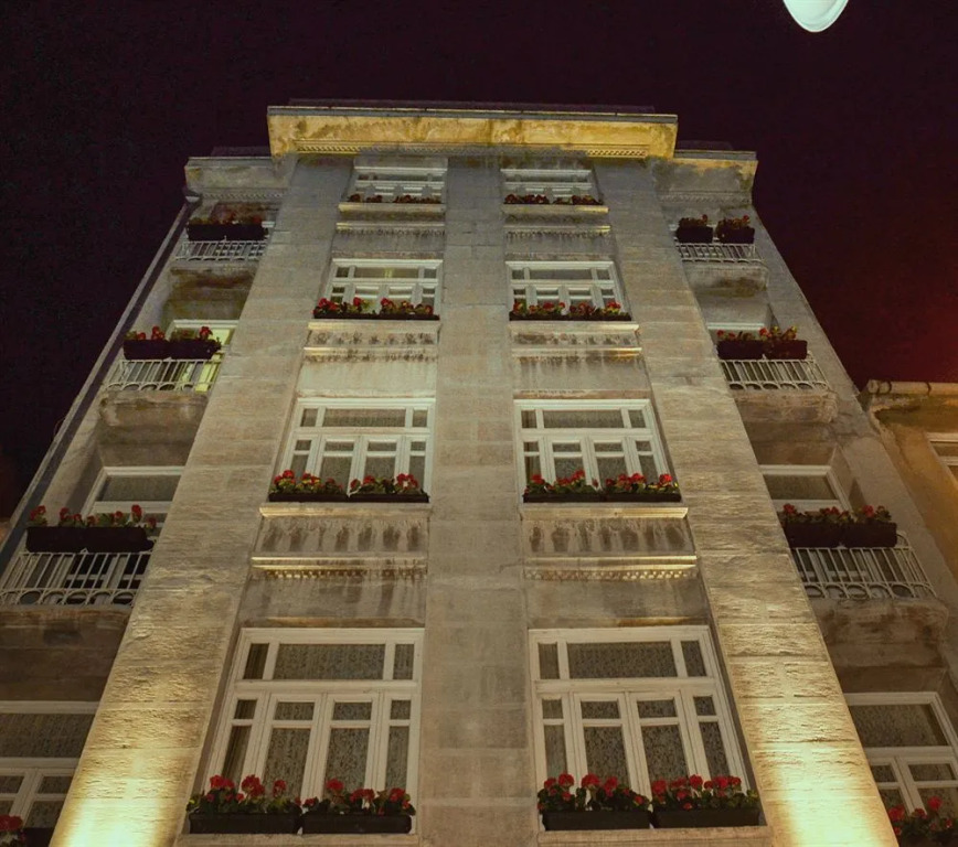 Omer Hayyam Suites