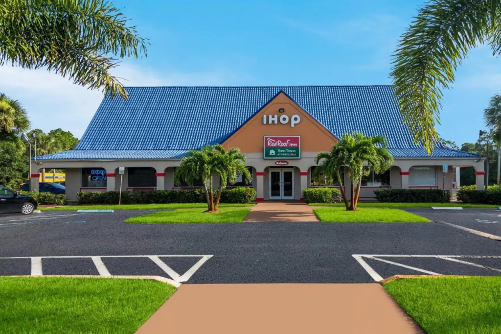 HomeTowne Studios by Red Roof Vero Beach - I-95