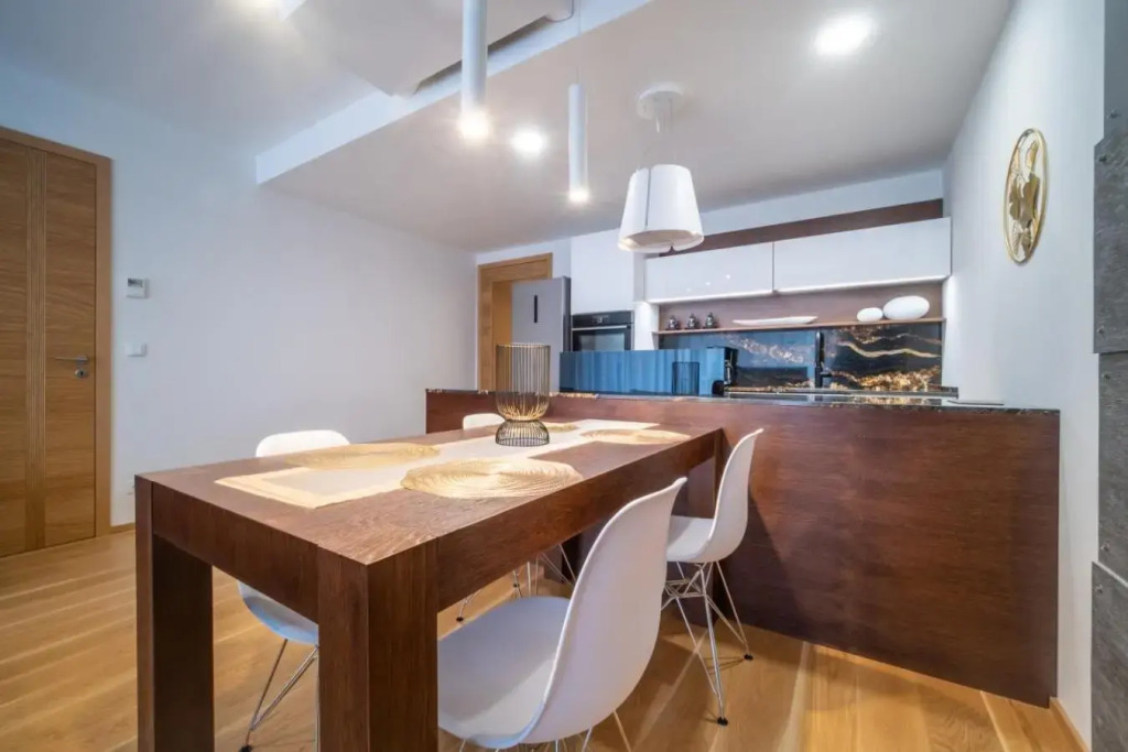 MOLO LIPNO RESIDENCE