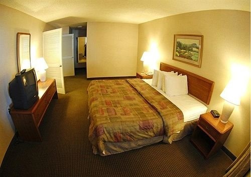 The Moraine Inn Suites & Conference Center