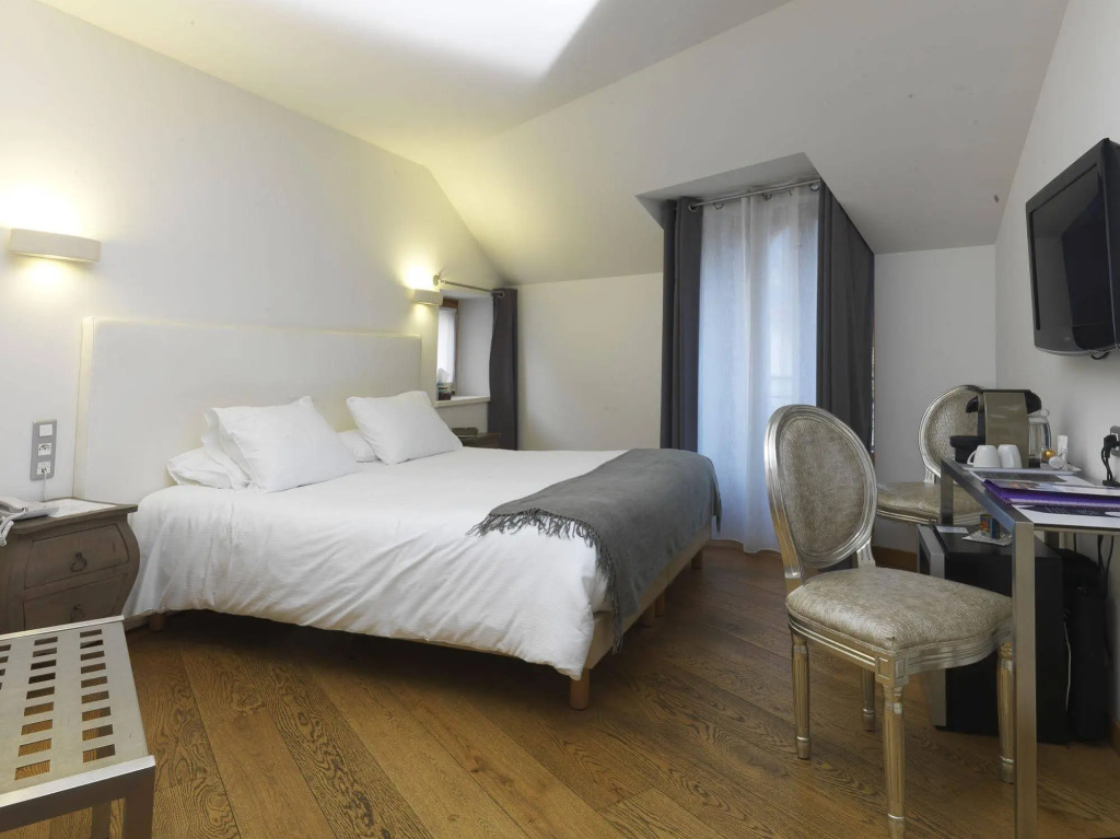 Le Manoir dAgnès Logis hôtel restaurant